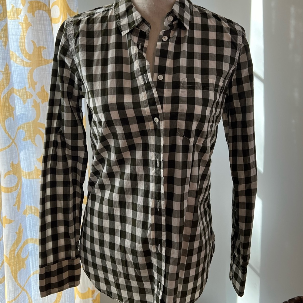 NWT J Crew “Boy” button down size 2 NWT